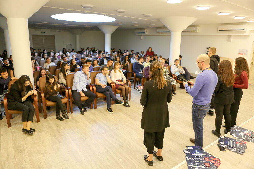 Фотография рабочих моментов Международного конгресса студенческих объединений