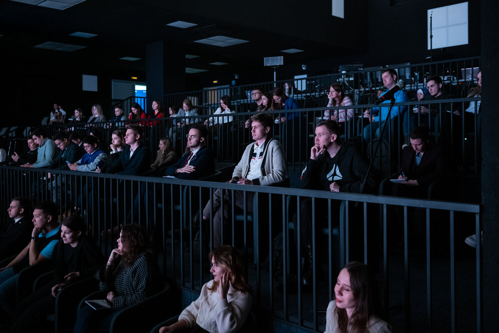 Слушатели международной школы студенческих научных обществ