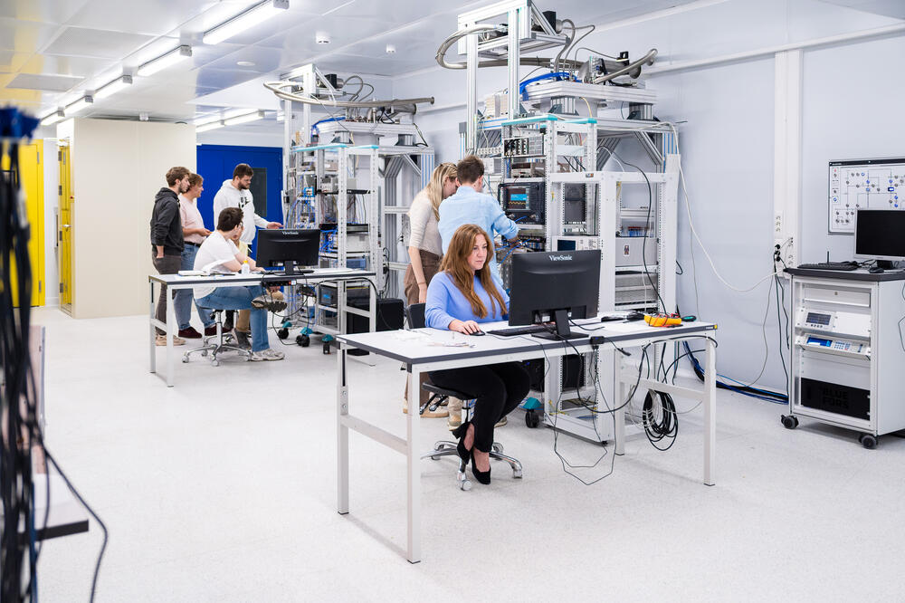 Ученые НИТУ МИСИС в лаборатории