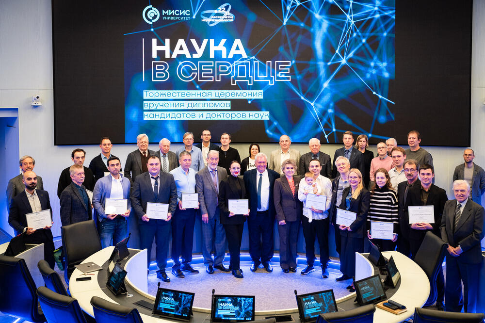 Вручение поздравительных сертификатов