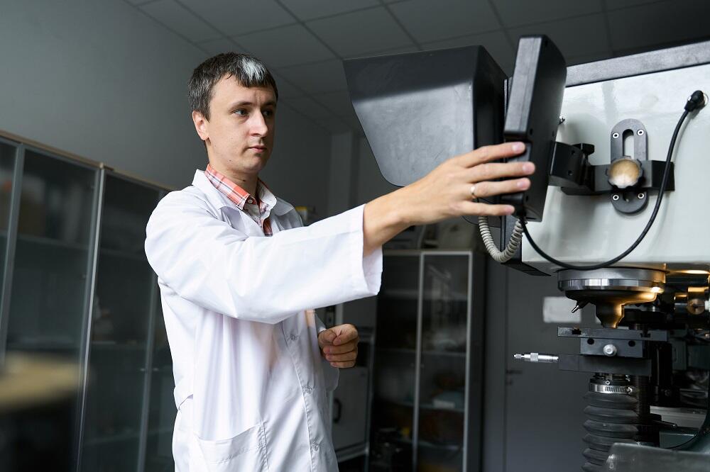 К.т.н. Андрей Поздняков, доцент кафедры металловедения цветных металлов НИТУ МИСИС