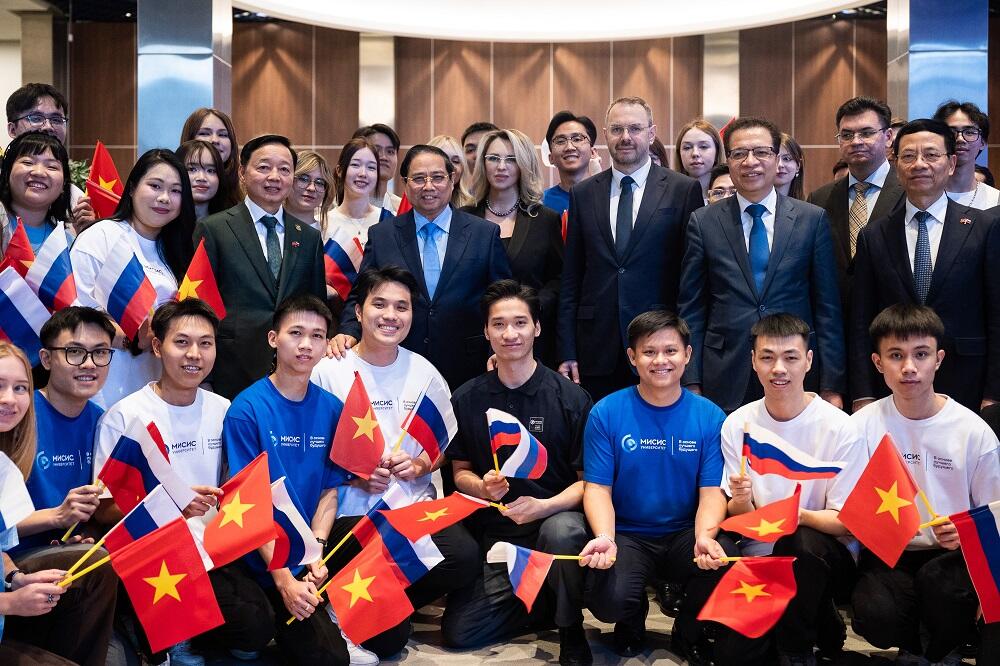 Премьер-министр Вьетнама Фам Минь Тинь в НИТУ МИСИС