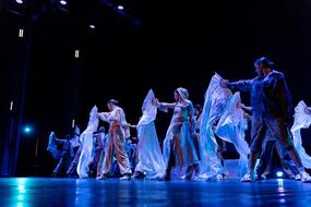 Одно из хореографических конкурсных выступлений Кубка первокурсника